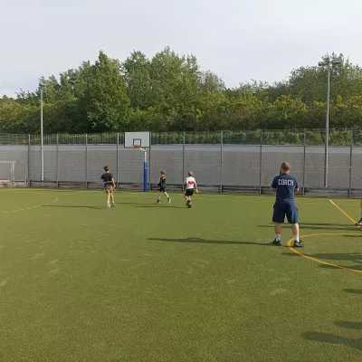 Fünfte Klasse testet Flag Football
