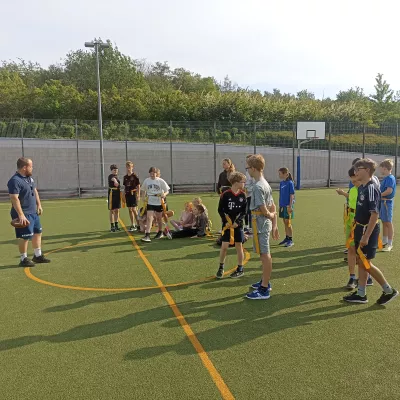 Fünfte Klasse testet Flag Football