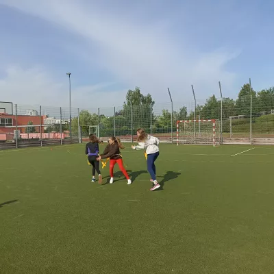 Fünfte Klasse testet Flag Football