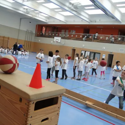 Miniolympiade der Tiere - Sportfest der Grundschule