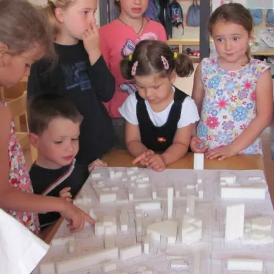 Ein Architekt besucht uns im Kindergarten