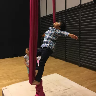Sommerbetreuung 2. Woche - Akrobaten im Zirkus